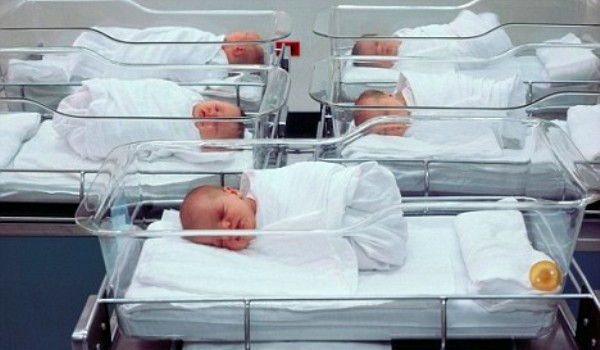 Рождаемость в области превысила смертность 